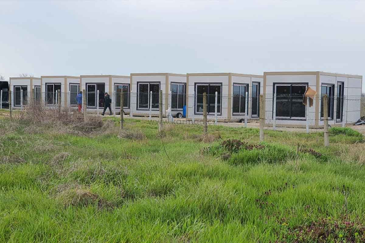 Moderní montovana kabina 300x300